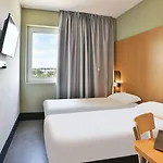 La Roche-sur-yon Hotel Mouilleron-le-Captif