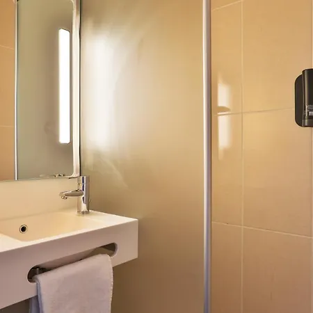 Hotel La Roche-sur-yon 2*