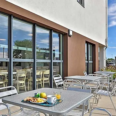 Hotel La Roche-sur-yon 2*