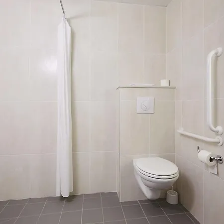 La Roche-sur-yon Hotel 2*