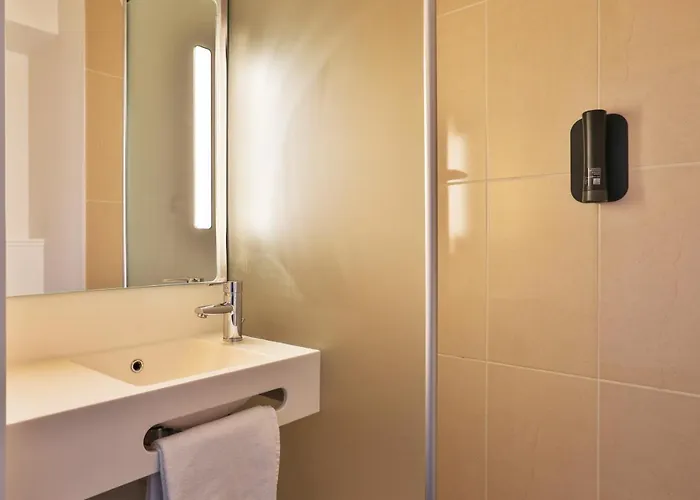 Hotel La Roche-sur-yon 2*