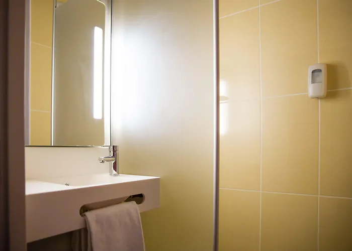 La Roche-sur-yon 2* Mouilleron-le-Captif