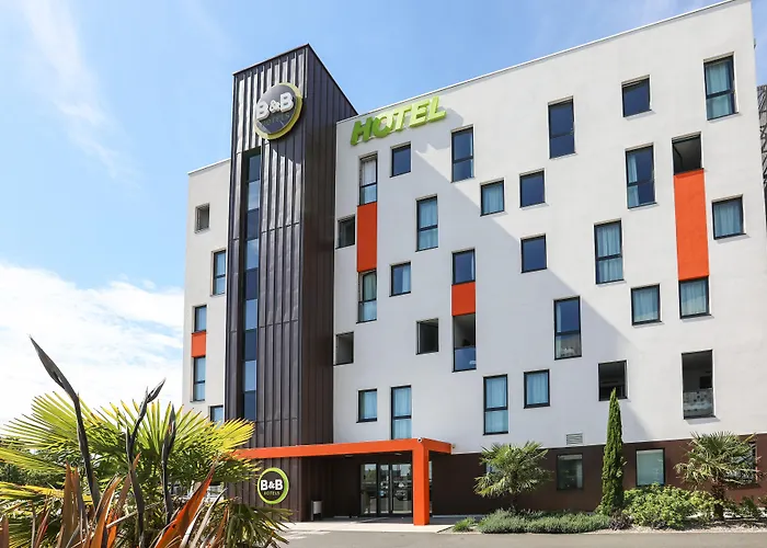 La Roche-sur-yon Hotel 2*